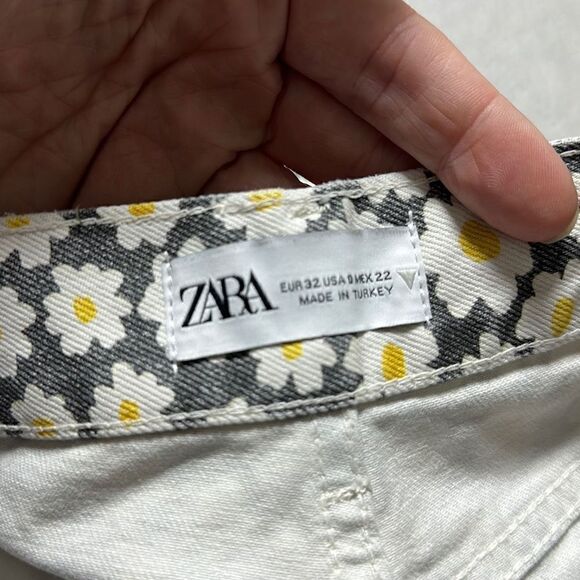 ZARA Daisy Print High Rise Button Front Shorts Size 0 EUR 32 NWT - Picture 7 of 8